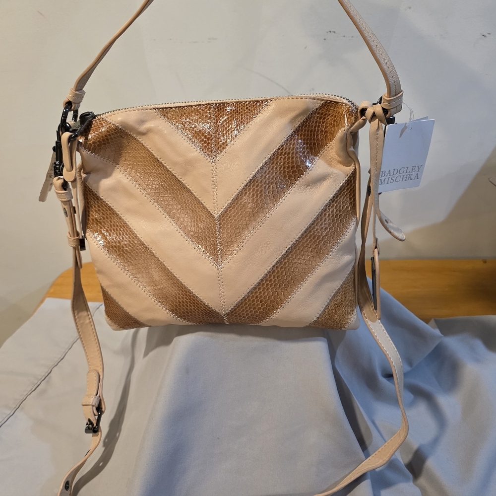 Vintage Badgley Mischka Tan & Gold Chevron Snakeskin Leather Crossbody Bag. NWT